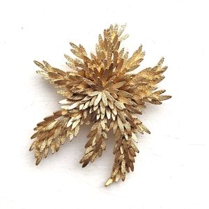 Gold Star Burst Feathered Brooch Pin Retro